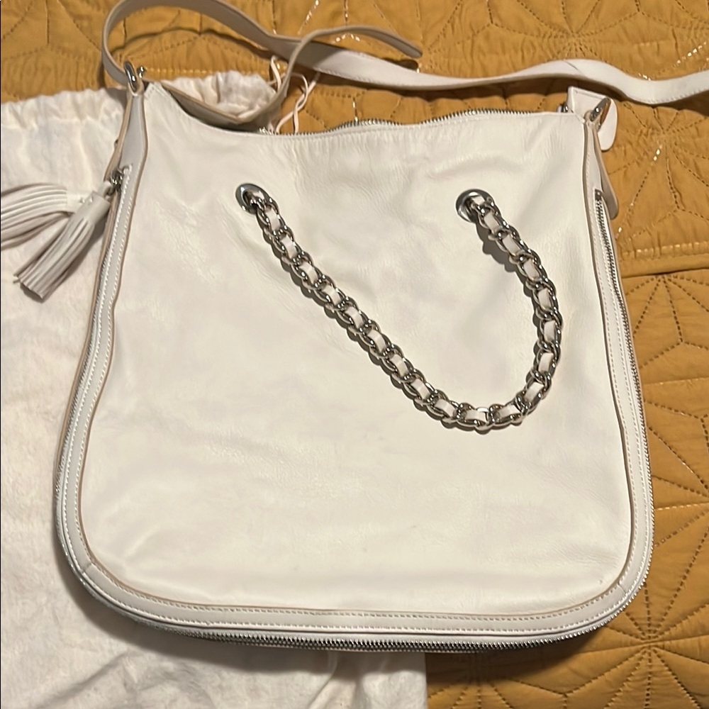 Elegant Cream Leather Shoulder Bag